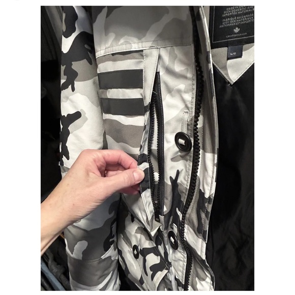 Canada goose white Macculloch Parka , brand new, limited jacket - Picture 8 of 12